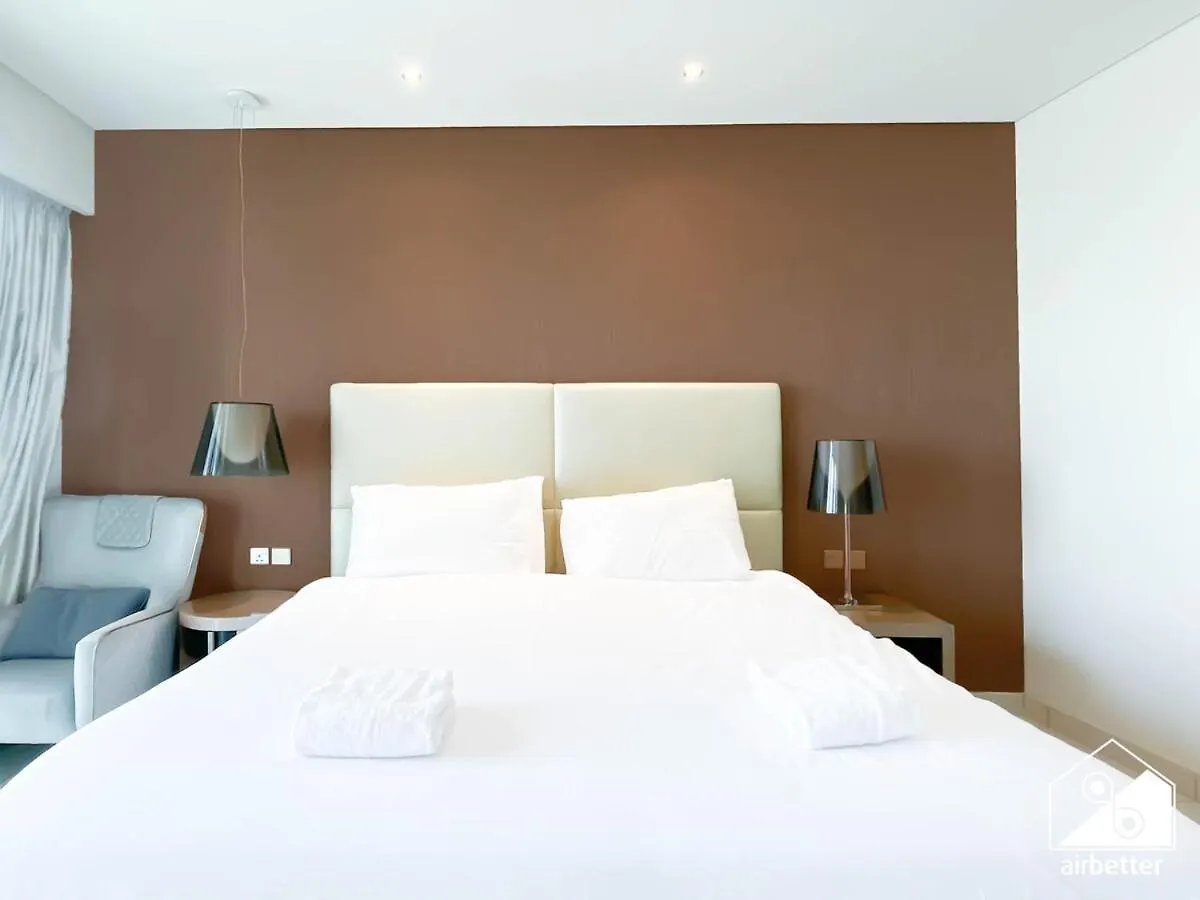 Apartment Luxury 1-Bedroom Apt With City Views ,Business Bay Dubai