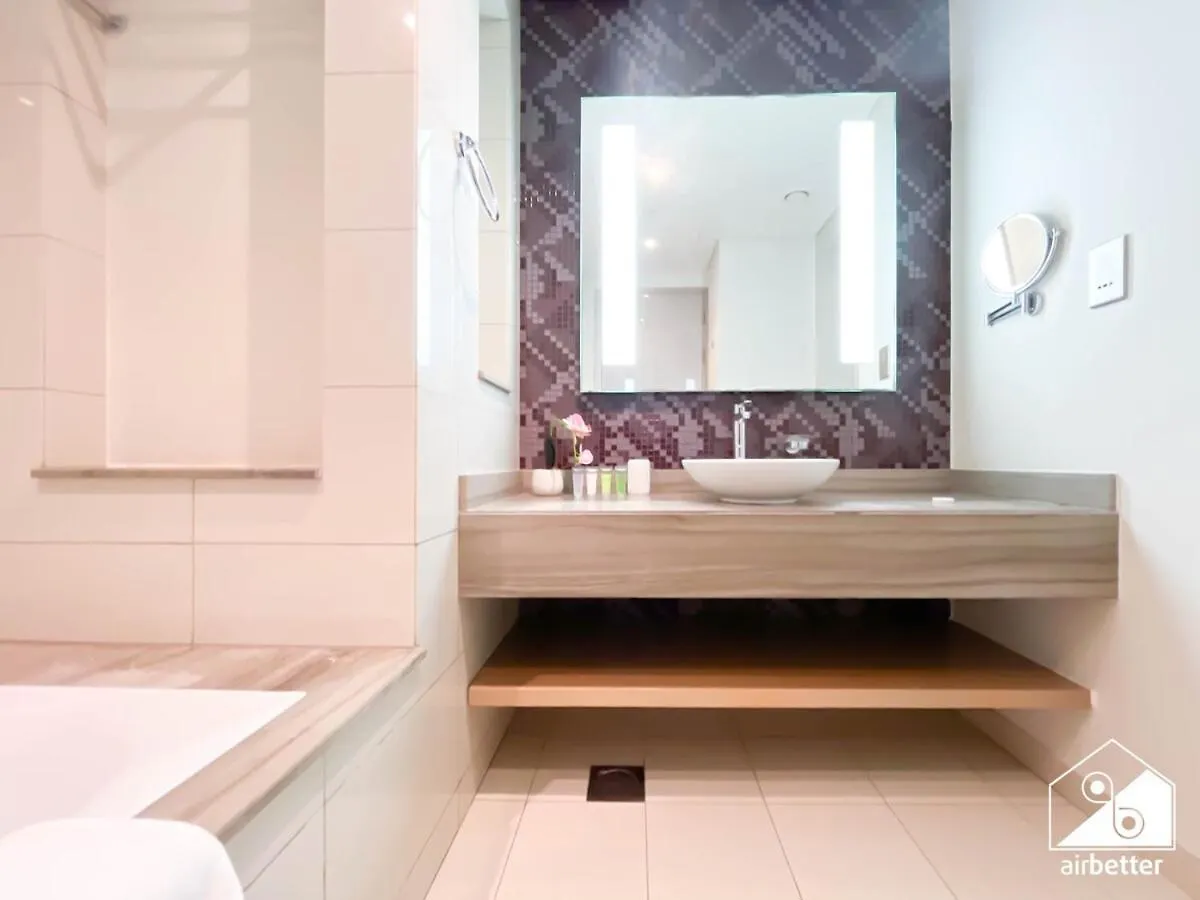 Luxury 1-Bedroom Apt With City Views ,Business Bay Dubai United Arab Emirates